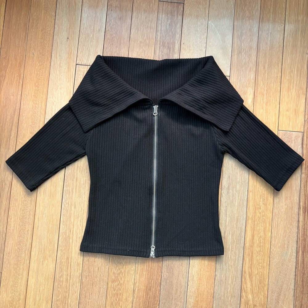 POUCH Made in Korea Black Ribbed Zip-Up Top Off Shoulder / Turtleneck S